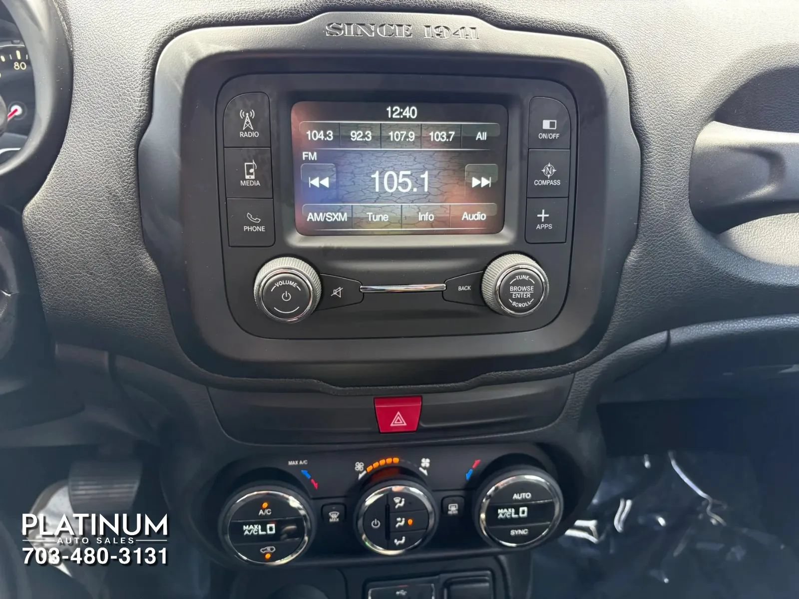Used 2016 Jeep Renegade Latitude w/ Popular Equipment Group AWD/4WD image 11