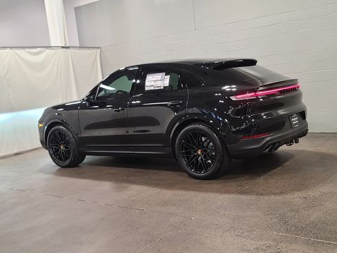New 2026 Porsche Cayenne Coupe image 3