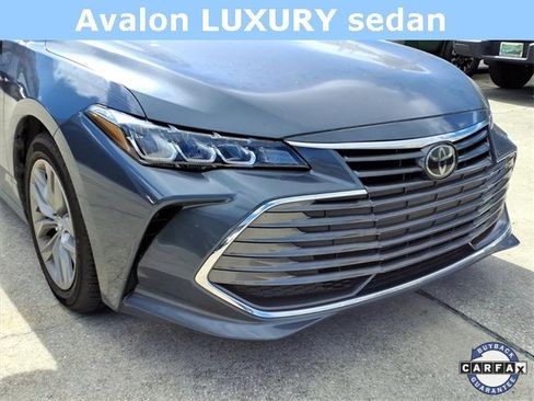 Used 2019 Toyota Avalon XLE image 9