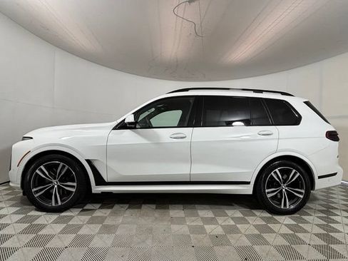 Used 2024 BMW X7 xDrive40i w/ M Sport Package AWD/4WD image 4
