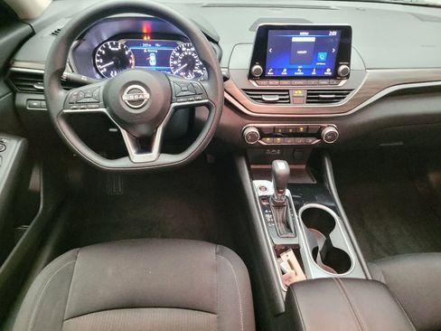 Used 2024 Nissan Altima 2.5 SV FWD image 22