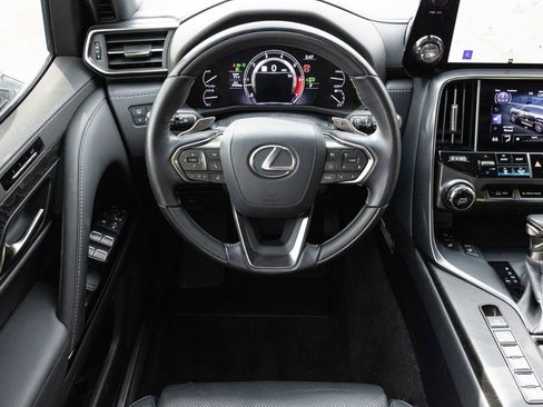 Used 2024 Lexus LX 600 4WD w/ Luxury Package image 35