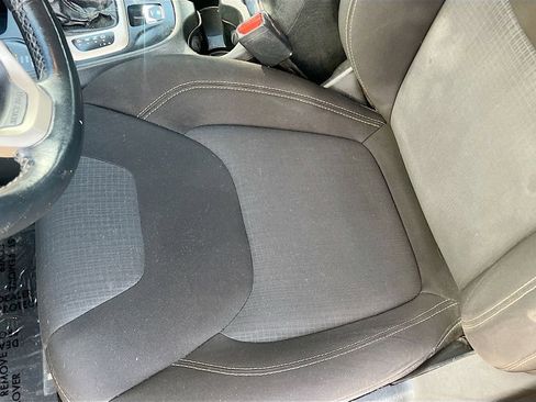 Used 2015 Jeep Cherokee Latitude AWD/4WD image 19
