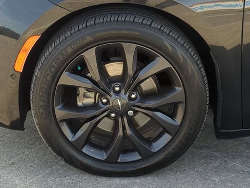 Used 2020 Chrysler Pacifica Limited w/ Advanced Safetytec Group image 11