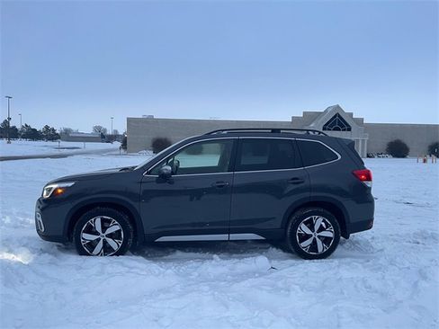 Used 2021 Subaru Forester Touring image 2