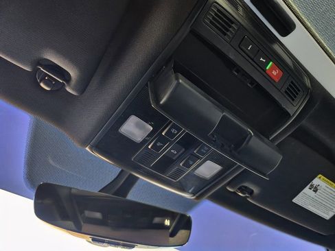 Used 2020 Volkswagen Jetta R-Line image 19