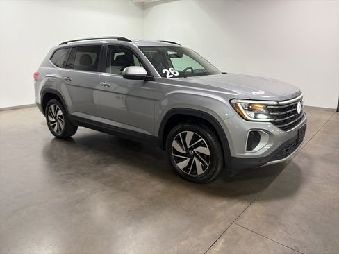 Certified 2026 Volkswagen Atlas SE AWD/4WD image 2