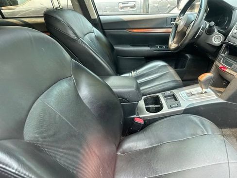Used 2014 Subaru Outback 3.6R Limited w/ Moonroof Package AWD/4WD image 4