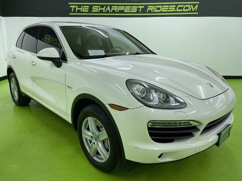 Used 2011 Porsche Cayenne S image 2