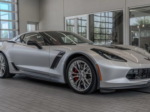 Used 2017 Chevrolet Corvette Z06 w/ Battery Protection Package RWD image 11