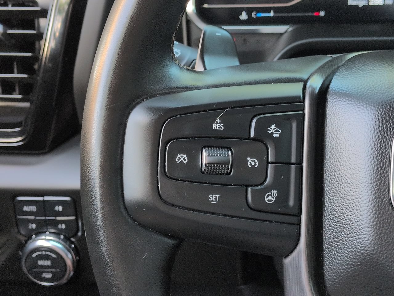 Used 2024 GMC Sierra 1500 AT4 w/ Technology Package AWD/4WD image 24