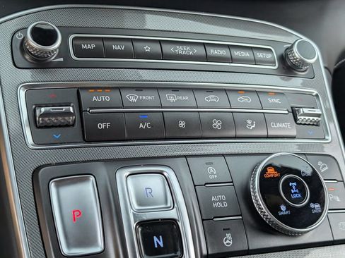 Used 2023 Hyundai Santa Fe Calligraphy AWD/4WD image 17