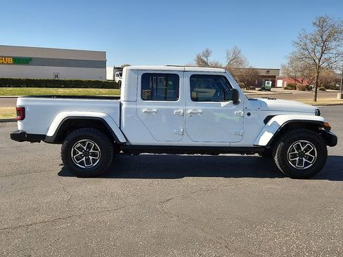 Used 2025 Jeep Gladiator Nighthawk image 5
