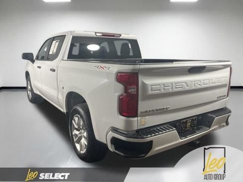 Used 2020 Chevrolet Silverado 1500 Custom w/ Custom Value Package AWD/4WD image 4