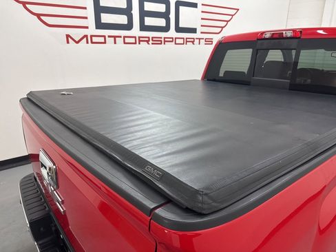 Used 2017 GMC Sierra 1500 SLE w/ SLE Value Package image 12