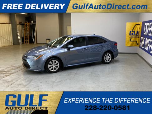 Used 2025 Toyota Corolla LE FWD image 5
