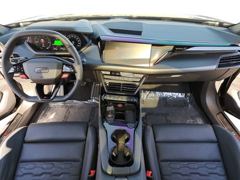 Certified 2025 Audi RS e-tron GT performance w/ 21" Wheel Package image 9