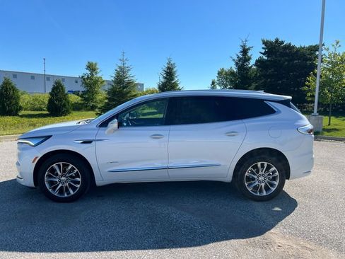 Used 2023 Buick Enclave Avenir w/ Trailering Package, 5000 lbs. FWD image 8