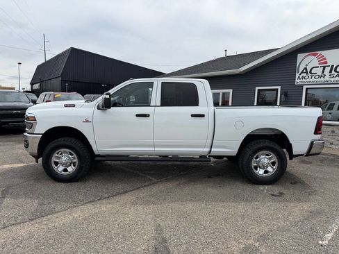 Used 2025 RAM 2500 Tradesman AWD/4WD image 2