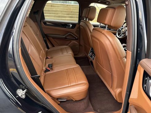 Used 2021 Porsche Cayenne S image 13