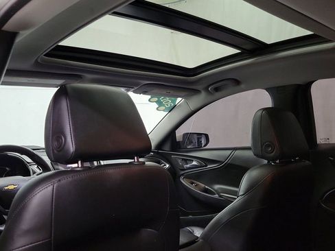 Certified 2017 Chevrolet Malibu Premier w/ Premier Sun and Wheel Package image 11