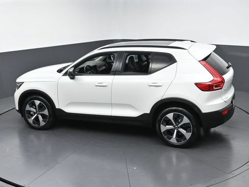 Used 2026 Volvo XC40 B5 Plus AWD/4WD image 48