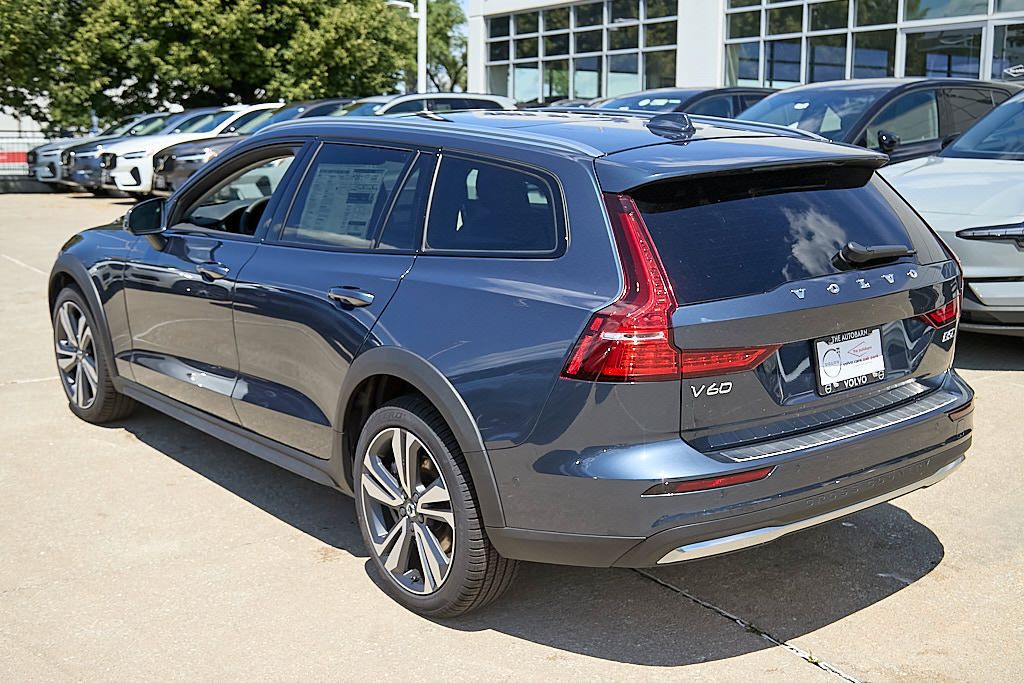 New 2026 Volvo V60 B5 Cross Country Plus w/ Climate Package AWD/4WD image 7
