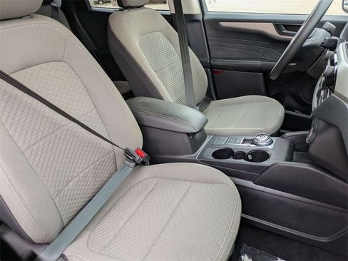 Used 2022 Ford Escape SE image 29