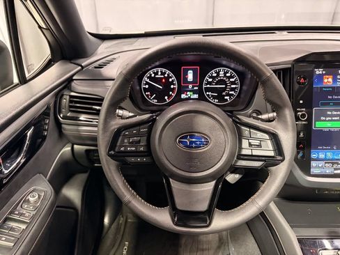 Used 2025 Subaru Forester Touring w/ Popular Package - Touring AWD/4WD image 12