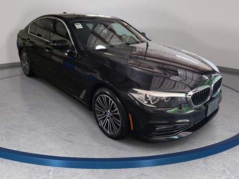 Used 2018 BMW 530i xDrive AWD/4WD image 3