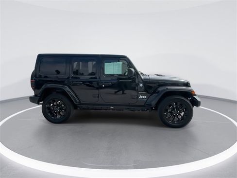 Used 2024 Jeep Wrangler Unlimited Sahara image 9