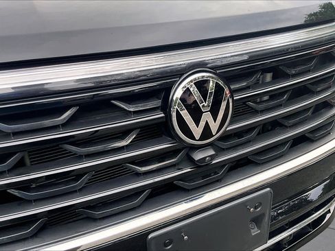 Used 2024 Volkswagen Atlas SEL Premium R-Line AWD/4WD image 32