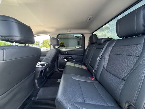 Used 2023 Toyota Tundra Limited AWD/4WD image 9