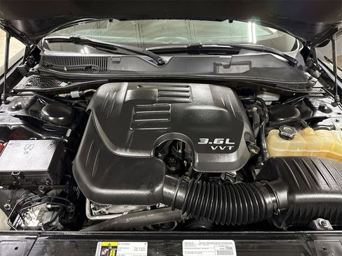 Used 2015 Dodge Challenger SXT Plus image 26