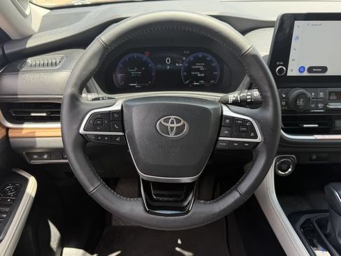 Certified 2025 Toyota Grand Highlander FWD image 13