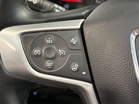Used 2024 GMC Terrain SLT AWD/4WD image 24