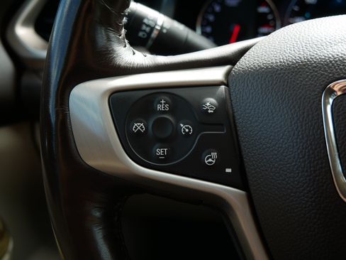 Used 2018 GMC Acadia Denali w/ Technology Package AWD/4WD image 29