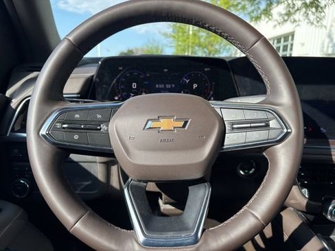 Used 2025 Chevrolet Tahoe LT w/ Comfort Package AWD/4WD image 14