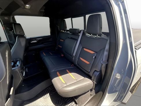 Used 2024 GMC Sierra 2500 AT4 w/ Technology Package AWD/4WD image 29