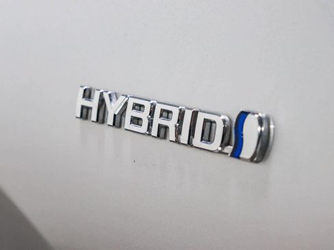 Certified 2022 Toyota Prius LE FWD image 13