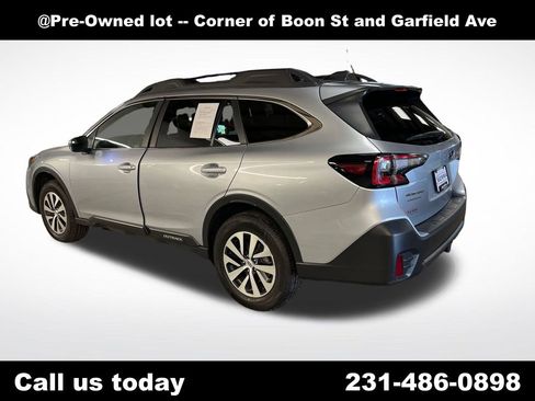 Used 2021 Subaru Outback Premium AWD/4WD image 3
