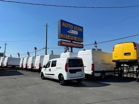 Used 2016 RAM ProMaster City Tradesman SLT w/ Rear Back-up Camera Group FWD image 2