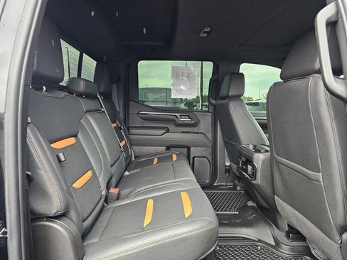 Used 2023 GMC Sierra 1500 AT4 w/ AT4 Premium Package AWD/4WD image 12