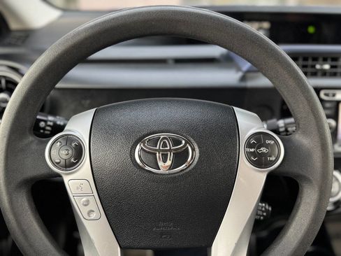 Used 2016 Toyota Prius C Two image 12