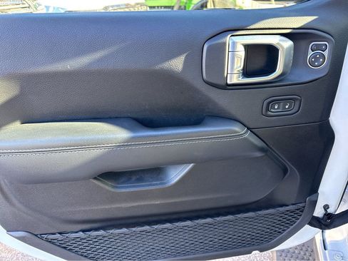 Certified 2022 Jeep Wrangler Unlimited Sahara image 12