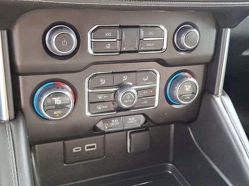 Used 2023 Chevrolet Suburban LS image 19
