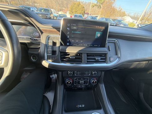 Used 2023 Chevrolet Suburban Z71 w/ Luxury Package image 11