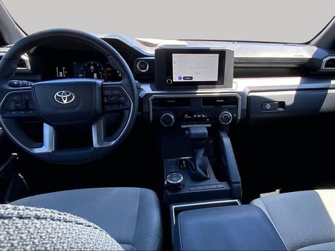 Used 2025 Toyota 4Runner SR5 AWD/4WD image 16