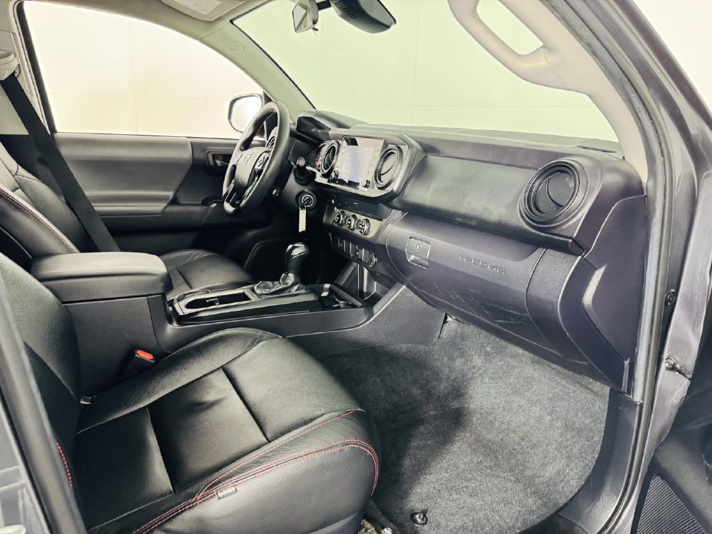 Used 2022 Toyota Tacoma SR w/ SR Convenience Package RWD image 26
