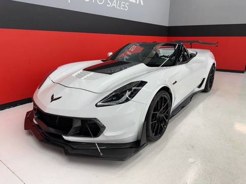 Used 2016 Chevrolet Corvette Z06 w/ 3LZ Preferred Equipment Group image 17